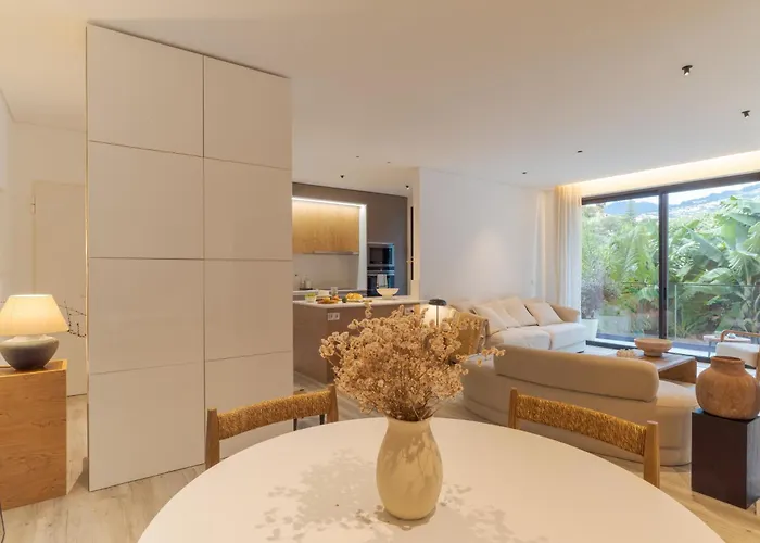 Need Center フンシャル