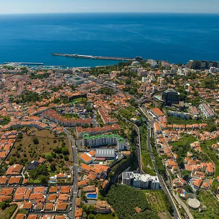 Need Center * Funchal (Madeira)